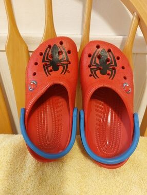 Crocs Spidar Man Youth Size 2